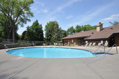 7845 Heather Ave, Milwaukee WI 53223-6257 exterior