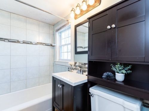 6 Edgehill Rd, Woburn MA 01801-5015 exterior