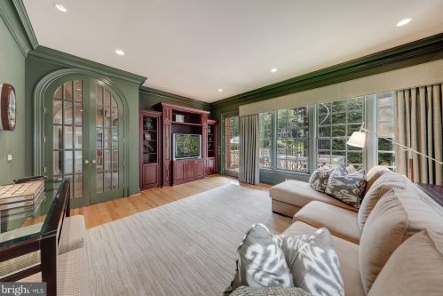 11720 Centurion Way, Rockville MD 20854-6420 exterior