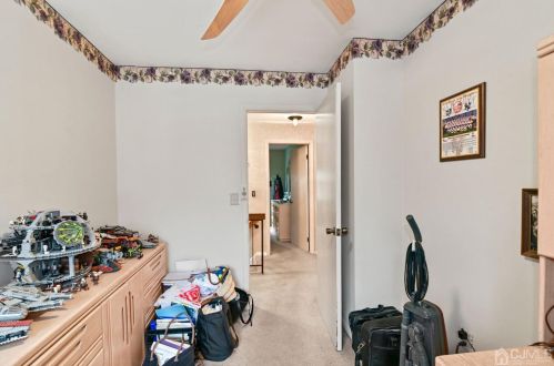 46 Woodfern St, Edison NJ 08820-1443 exterior