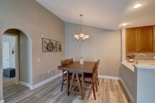 3282 Stonecreek Dr, Madison WI 53719-5250 exterior