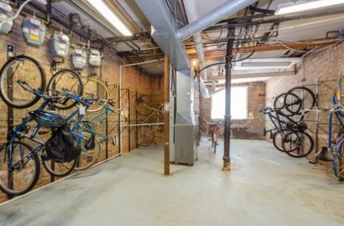 6110 Winthrop Ave, Chicago IL  60660-2487 exterior