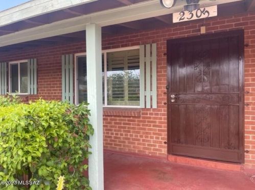 2305 Juanita St, Tucson, AZ 85719-3821