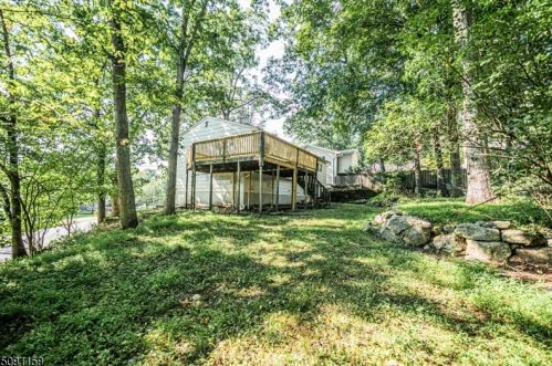 101 Pocono Trl, Hopatcong NJ  07843-1009 exterior