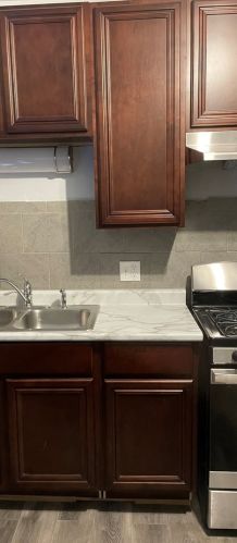 8415 Seeley Ave, Chicago IL 60645-5104 exterior