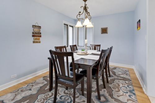 8232 Catherine Ave, Chicago IL 60656-1110 exterior