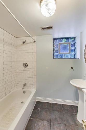 2324 Armitage Ave, Chicago IL 60647-4342 exterior