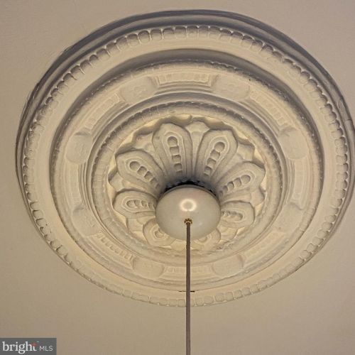 802 A St, Washington DC  20003-1340 exterior