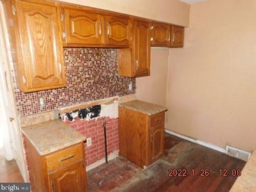 20 Steinway Ave, Trenton NJ 08618-1614 exterior