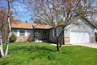 5420 Mohawk Ave, Milwaukee WI  53217-5033 exterior