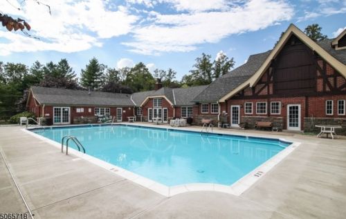 22 Davenport Pl, Morristown NJ 07960-6572 exterior