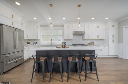 26 Minton Ave, Chatham Township NJ  07928-2740 exterior