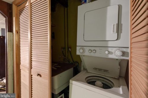 359 Gorgas Ln, Philadelphia PA 19150-3508 exterior