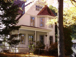 56 Warren St, Newton, MA 02459-2359