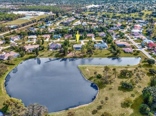 1940 Empress Ct, Naples FL 34110-8141 exterior