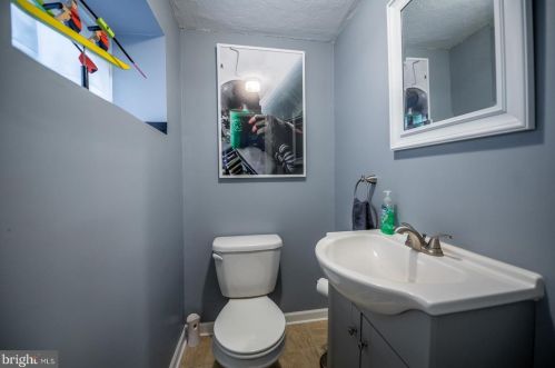 5 Lexington Ave, Pittsburgh PA 15215-3218 exterior