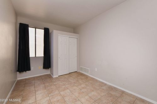 8822 Lions Spring Pl, Tucson AZ  85747-5658 exterior