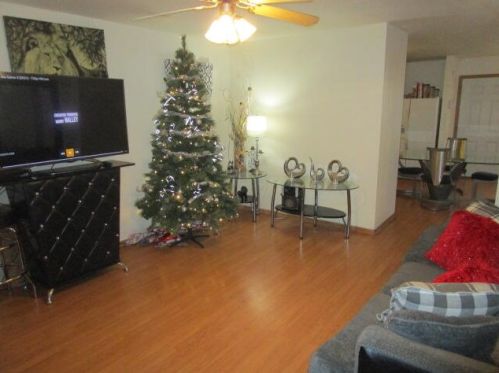 2555 33, Milwaukee WI 53215-2806 exterior