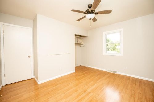 332 12 St, Plainwell MI 49080-1117 exterior