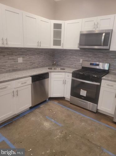 3636 19th St, Philadelphia, PA 19140-3946