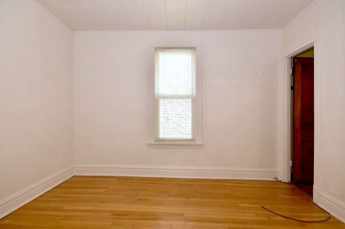 3854 Claremont Ave, Chicago IL 60618-3820 exterior