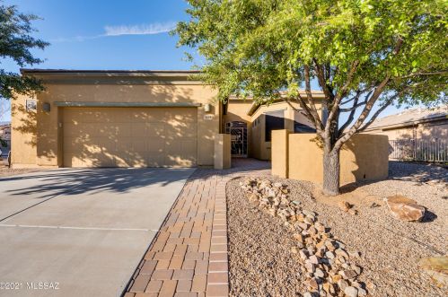 1168 Tenniel Dr, Green Valley, AZ 85614-6163