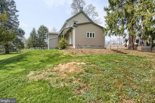 1217 West St, Carlisle PA 17013-1443 exterior