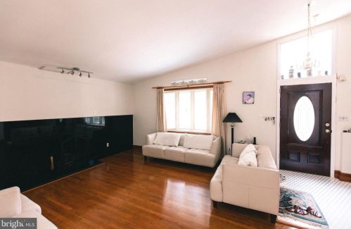 600 Pickett St, Alexandria, VA 22304-2110