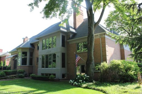 3586 Walnut Brk Dr, Rochester MI 48309-4065 exterior