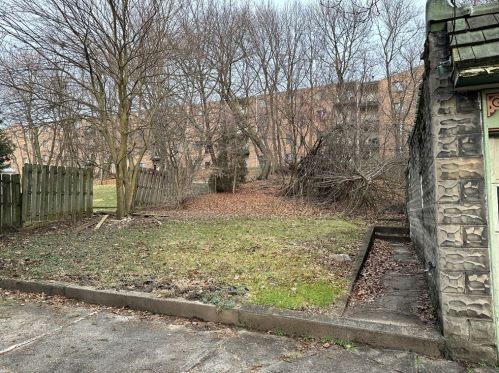 160 Highland Ave, Pittsburgh PA 15229-2715 exterior