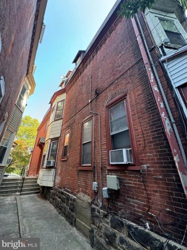 4718 Cedar Ave, Philadelphia PA 19143-2016 exterior