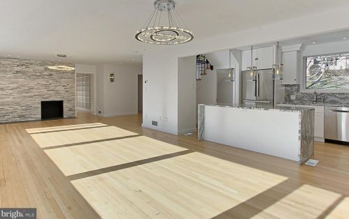 4770 Dexter St, Washington DC  20007-1015 exterior