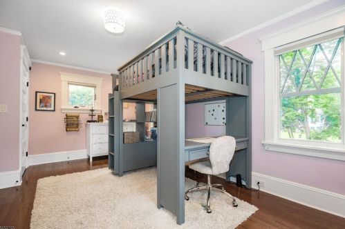 11 Ridgewood Ter, Maplewood NJ 07040-2132 exterior