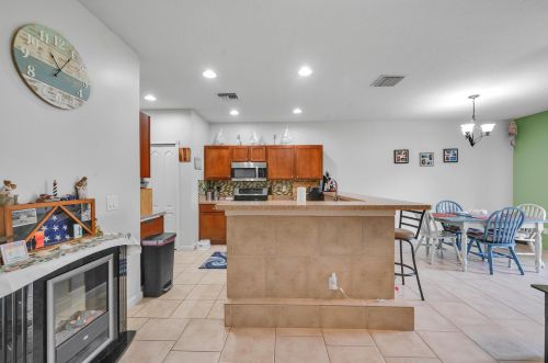 2534 Creekside Dr, Fort Pierce FL  34981-5100 exterior