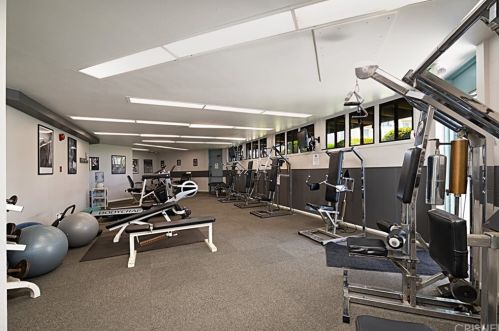 3101 Peninsula Rd, Oxnard CA  93035-4202 exterior