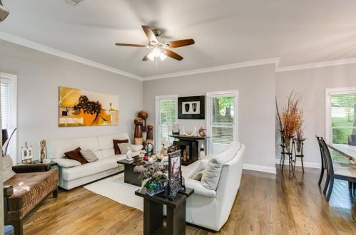 2884 Cravey Dr, Atlanta GA  30345-1420 exterior