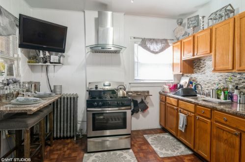 125 Mason Ave, Chicago IL 60630-3142 exterior