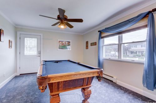 95 Midway St, Babylon NY  11702-4311 exterior