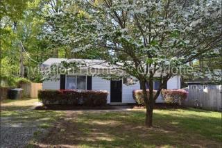 403 Spicewood Dr, Greensboro NC  27405-3235 exterior