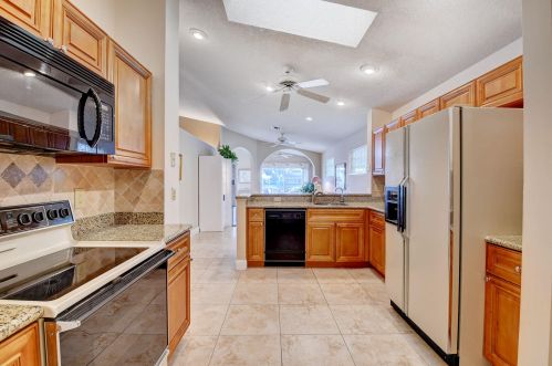 9783 Harbour Lk Cir, Boynton Beach FL 33437-3815 exterior