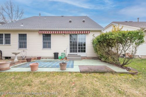 30 Baker Dr, Jackson Twp NJ 08527 exterior