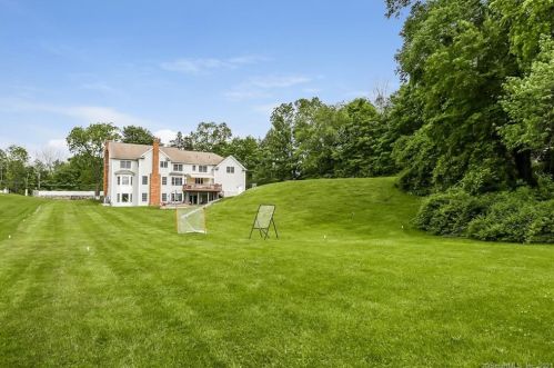 279 North St, Ridgefield CT  06877-2512 exterior