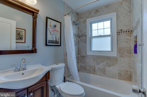 2813 Memorial St, Alexandria VA  22306-1743 exterior