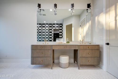 3942 Elm St, Phoenix AZ  85018-3616 exterior