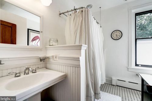 801 Independence Ave, Washington DC 20003-1317 exterior