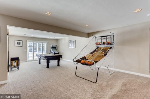 1710 Bluewater Ln, Saint Paul MN 55129-6236 exterior