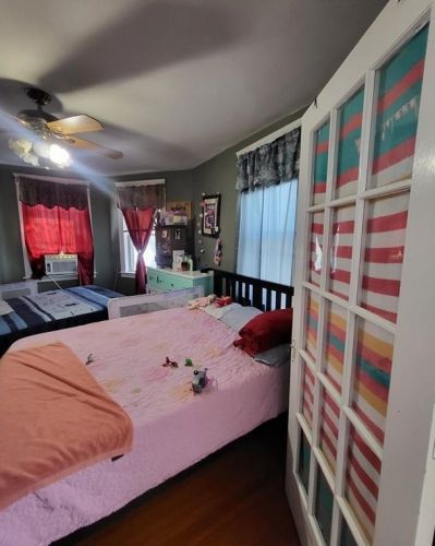 77 Clarence St, Providence RI 02909-3504 exterior