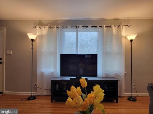 228 Bentley Ave, Trenton NJ  08619-3724 exterior