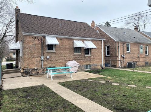 10500 Kedzie Ave, Chicago IL 60659-1309 exterior