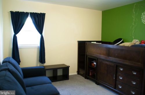 905 1st St, Rockville MD 20850-1444 exterior